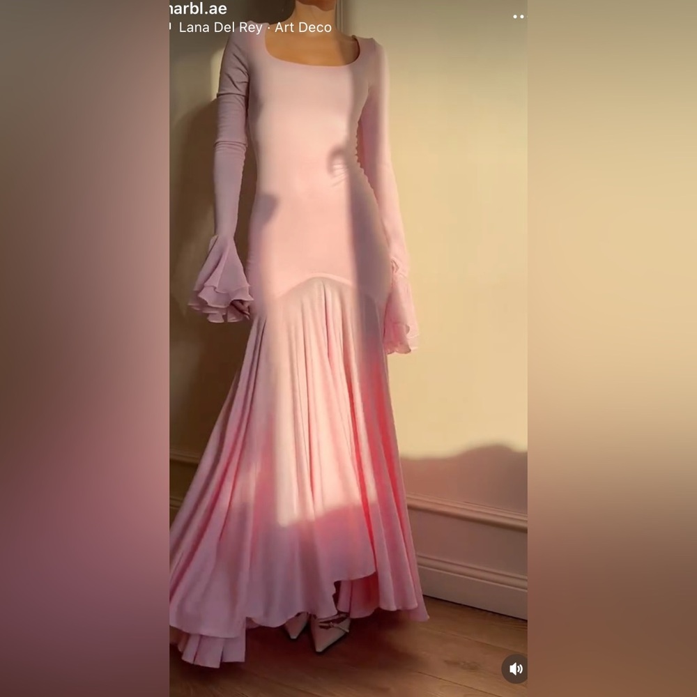 Elegant Pink L’ermitage Dress by Marbl, figure hugging, beautiful bell sleeves